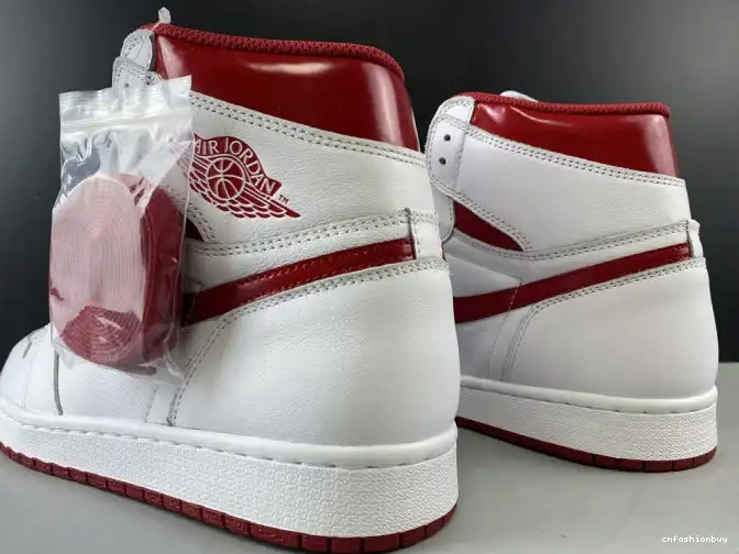 555088-103 Metallic Jordan (2017) 1 Red Retro Air 0527